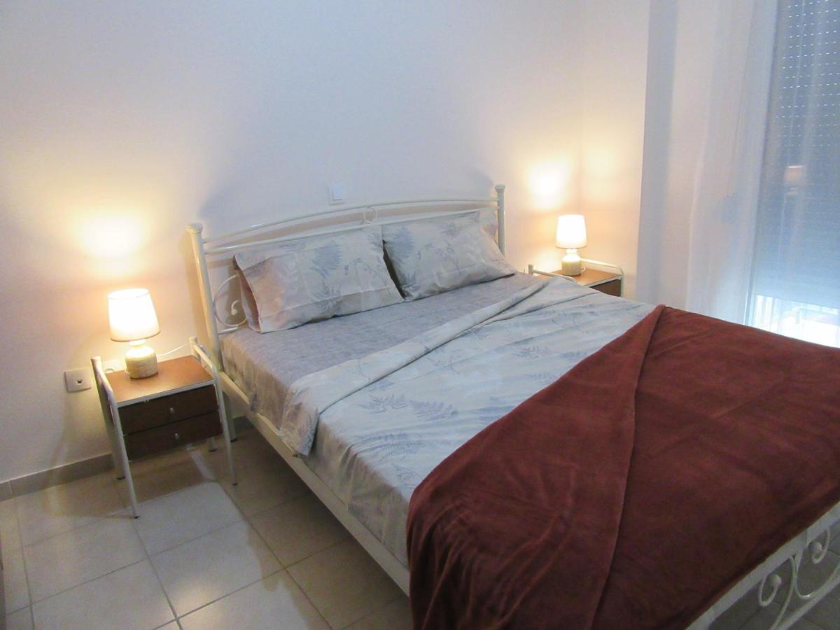 Με Θεα Το Λιμανι Apartment Пирея Екстериор снимка